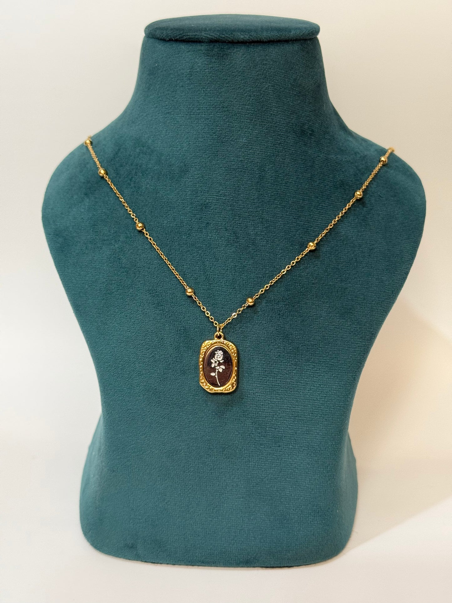 The Rosalie Vintage Rose Necklace