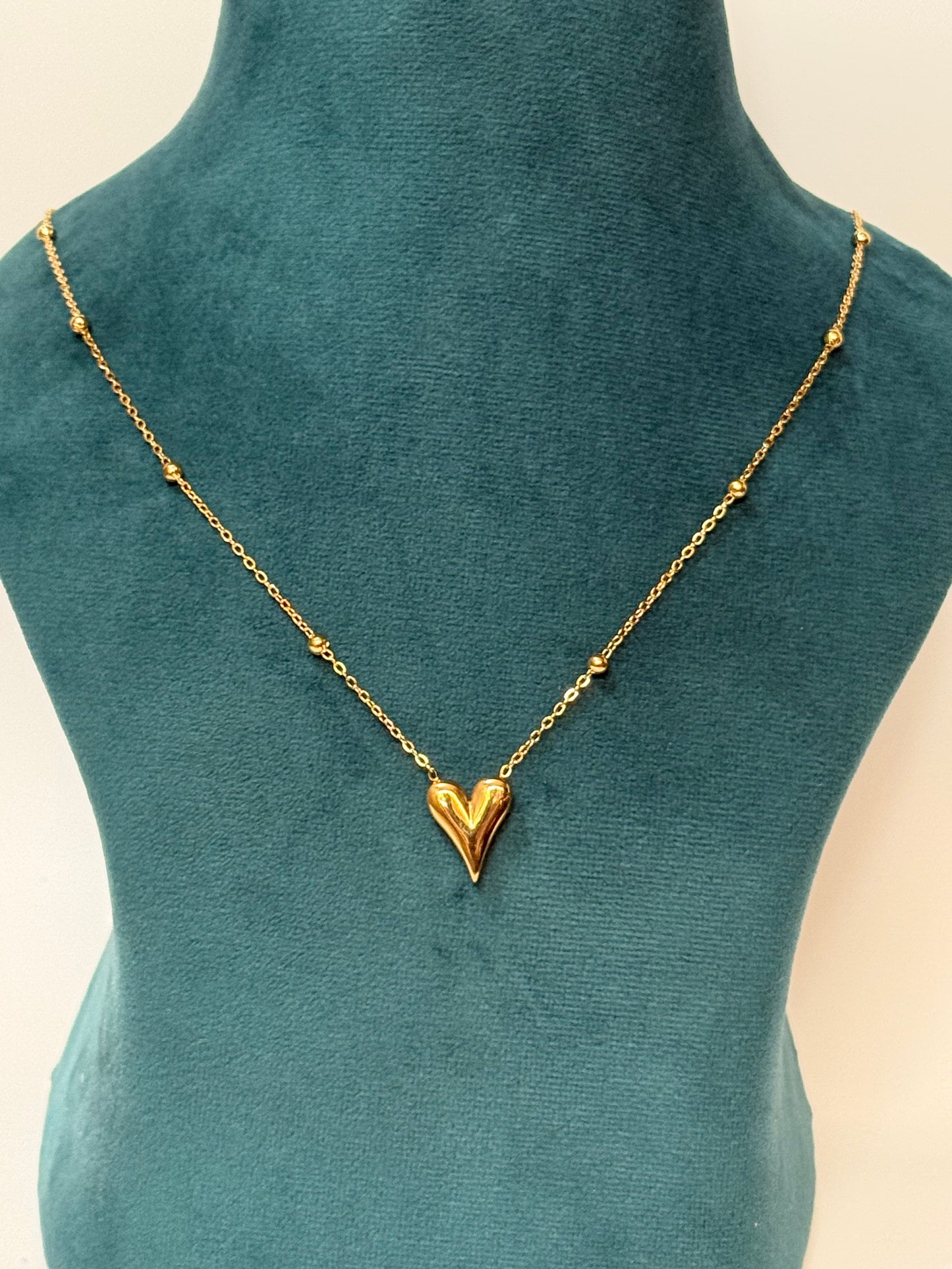 The Elara Sculpted Heart Necklace
