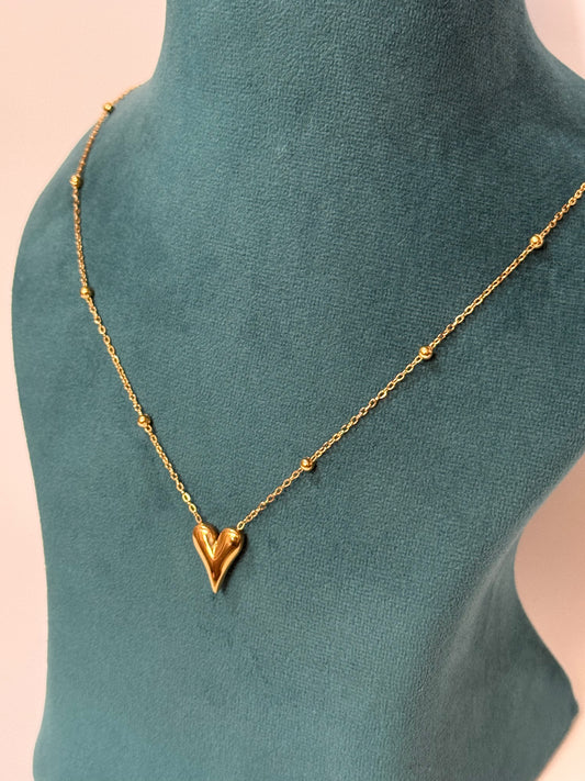 The Elara Sculpted Heart Necklace